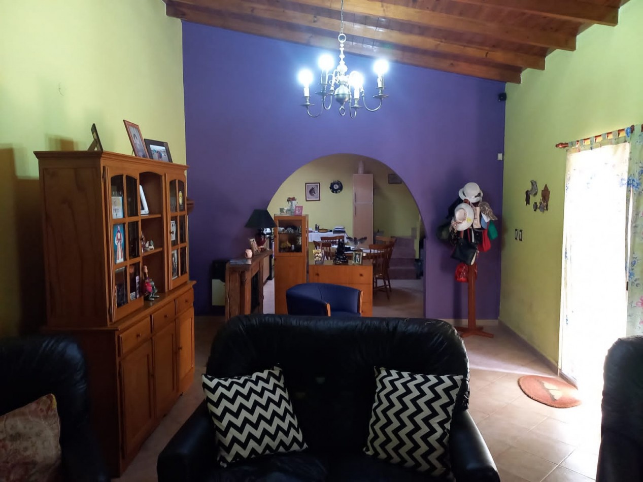 CASA + LOCAL EN VENTA - Marcos Paz - Provincia de Buenos Aires.