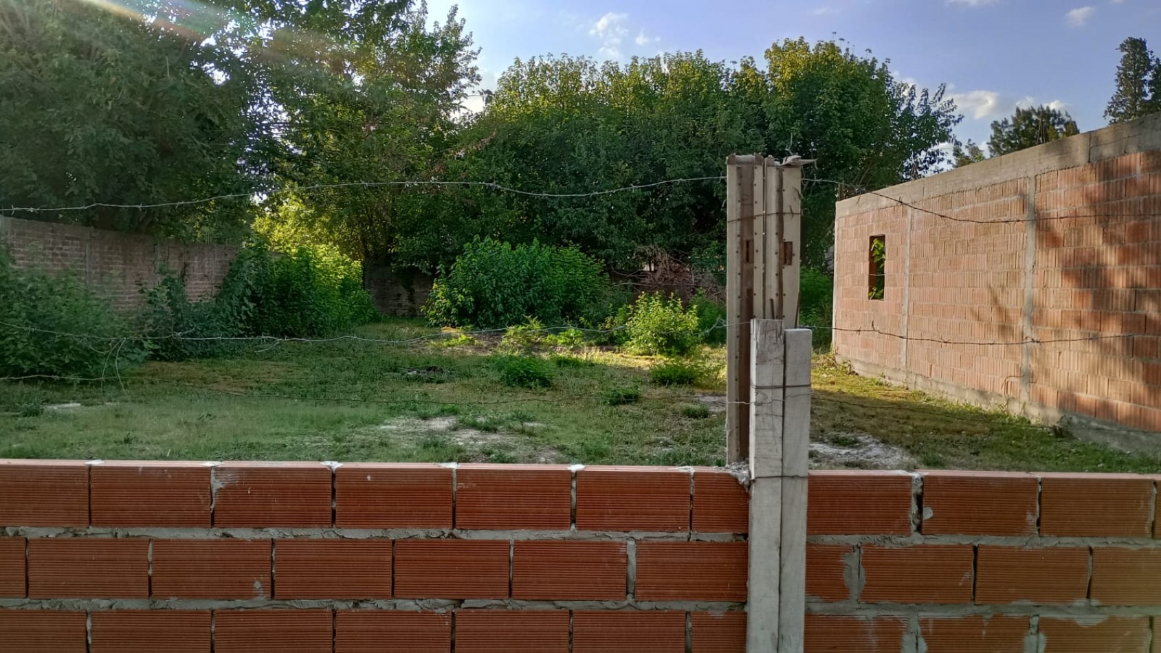 LOTE C/MEJORAS EN VENTA - Marcos Paz - Pcia. de Buenos Aires